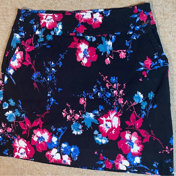 RC&Co Black and Floral Stretch Double Layer Tummy Control Skort (Size 10) - Picture 1 of 6